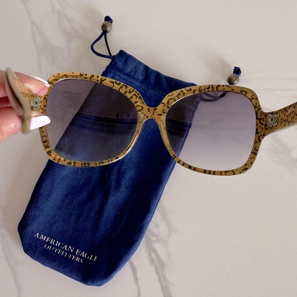 American Eagle Sunglasses - Picture 2 of 5